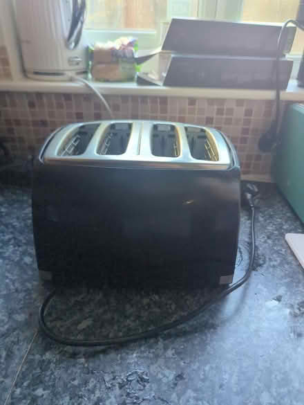 Photo of free 4 slice toaster, Russell Hobbs (Shadwell E1) #3