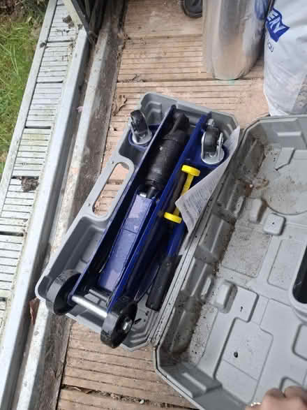 Photo of free Hydraulic floor jack (Se9 4ae) #1