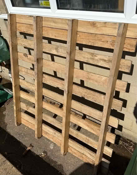Photo of free Wooden pallet (Middleyard GL5) #1