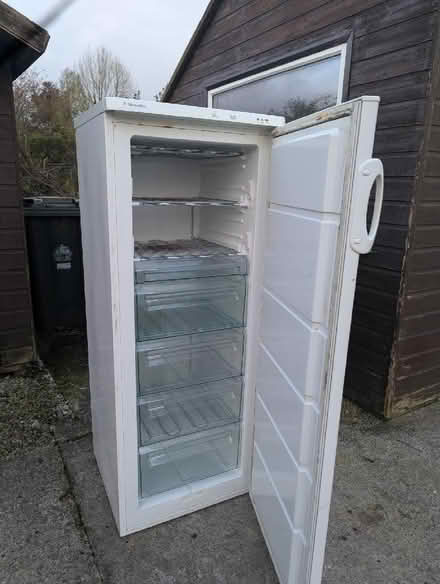 Photo of free Freezer. It did work last time I tried it a few months ago (Yealand Redmayne LA5) #1