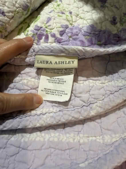 Photo of free Laura Ashley full size quilt (Erin Mills&QEW) #3