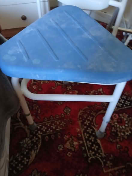 Photo of free shower stool (The Green SY7) #1