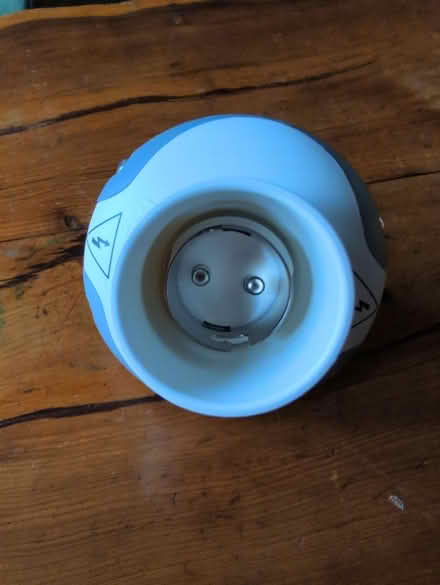 Photo of free Gro light bayonet fitting (High Wycombe HP12) #2