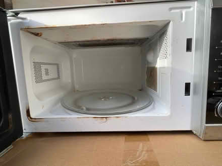 Photo of free A Tesco microwave, functioning (Kingsway CB4) #2