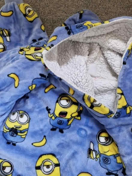 Photo of free Minion oodie (BN23) #2