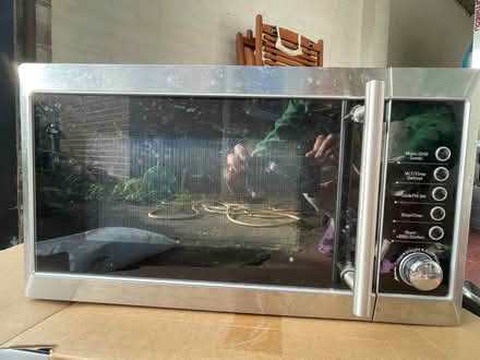Photo of free A Tesco microwave, functioning (Kingsway CB4) #1