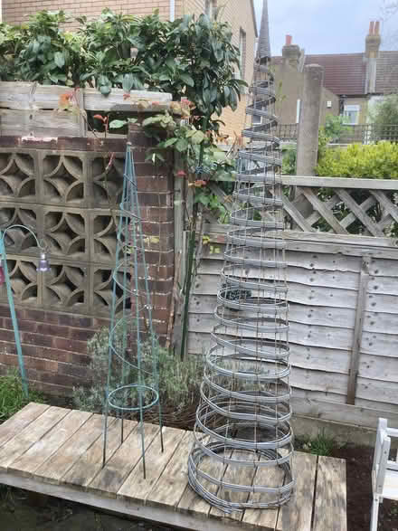 Photo of free Obelisks (Widmore BR2) #1