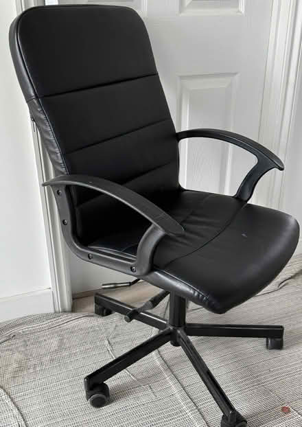 Photo of free chair & drawing board : board & continuous wire parallel (Strawberry Hill TW2) #3