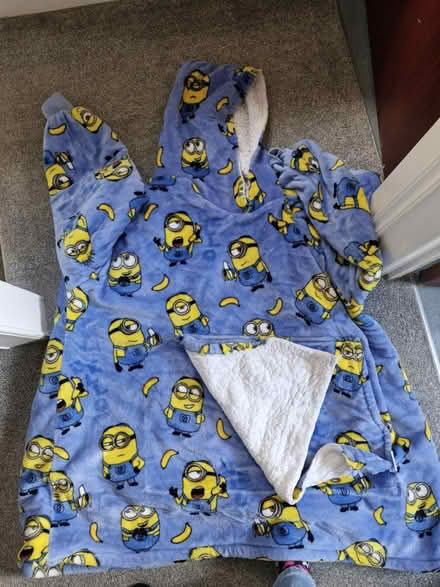 Photo of free Minion oodie (BN23) #1