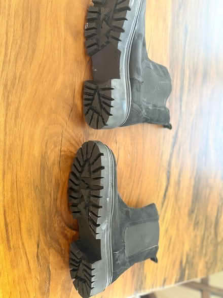 Photo of free Black boots size 8 or 8.5 (Kanata Lakes) #2