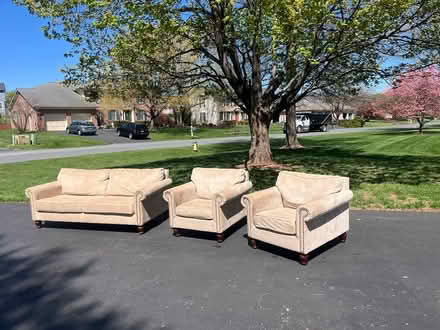 Photo of free Couch & 2 matching arm chairs (Frederick) #1