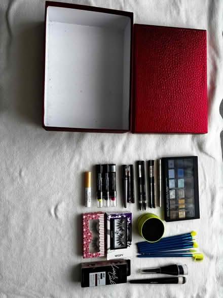 Photo of free Make up assortment (AL15GH) #3