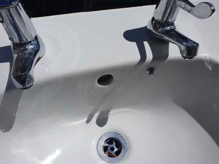 Photo of free Armitage Shanks Basin and Pedestal (RG23 Winklebury) #4