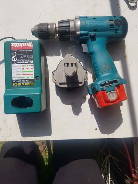 Photo of free MAKITA drill-driver, with charger and 2nd battery (Bear Flat BA2) #1