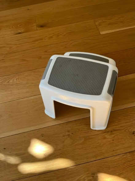 Photo of free Plastic stool (tottenham N15) #1