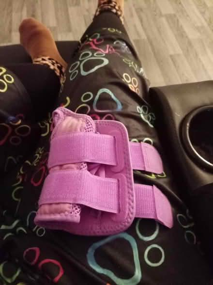 Photo of free Small left wrist brace in purple (Worsborough S705PF) #3