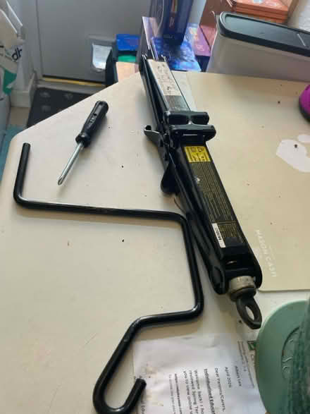 Photo of free Car jack (Weymouth, Westham, DT4) #1