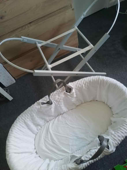 Photo of free Moses basket (DA8 Erith) #2