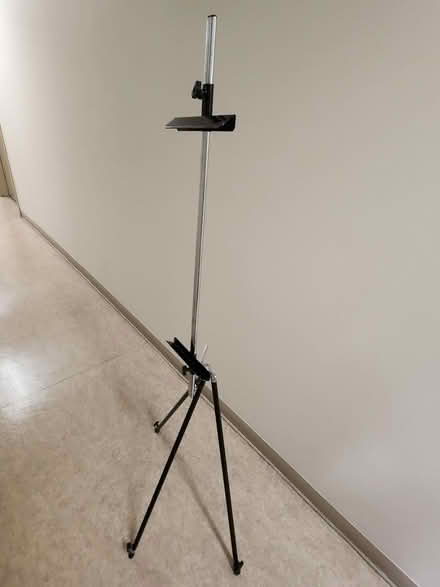 Photo of free Metal easel (North York Civic Centre) #1