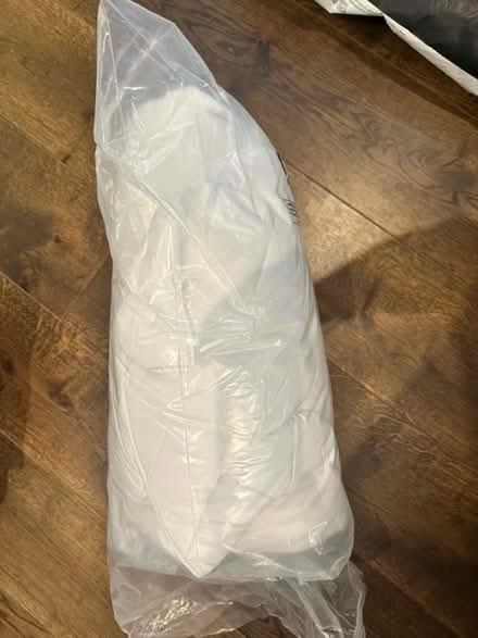 Photo of free 9 tog double duvet (Queen’s Park) #1