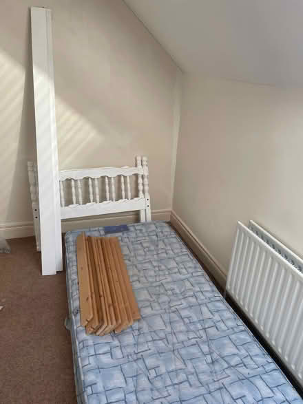 Photo of free White single bed (BT9) #1