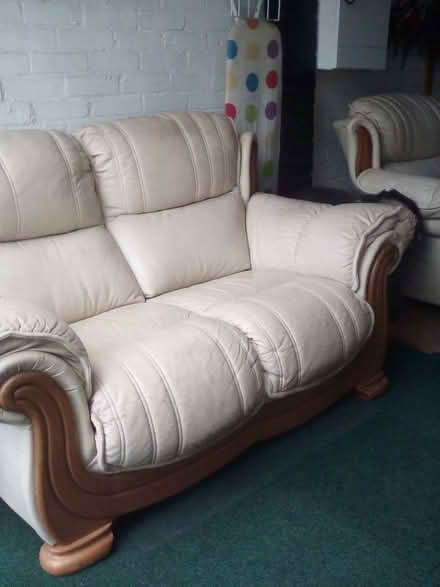Photo of free Cream Leather Sofa (North Watford WD24) #1