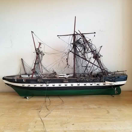 Photo of free Ship Wreck Model (Yonge Eglinton) #1