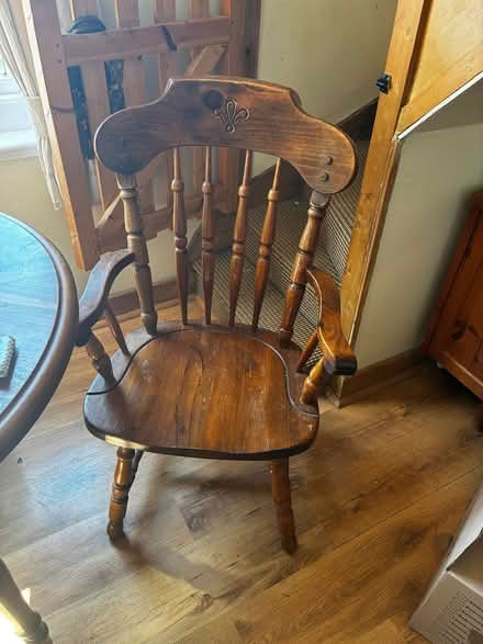 Photo of free Table 6 chairs and matching dresser (Dengie CM0) #1