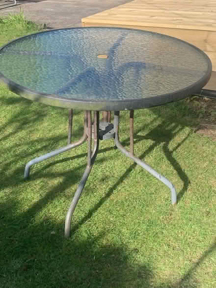 Photo of free Garden Table (Monifieth DD5) #2