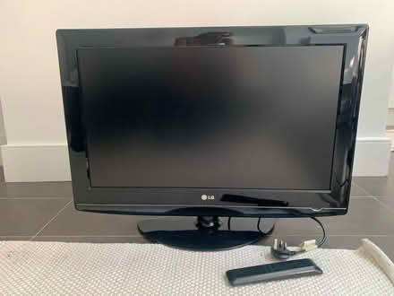 Photo of free lg tv (Near Thornhill square N1) #2