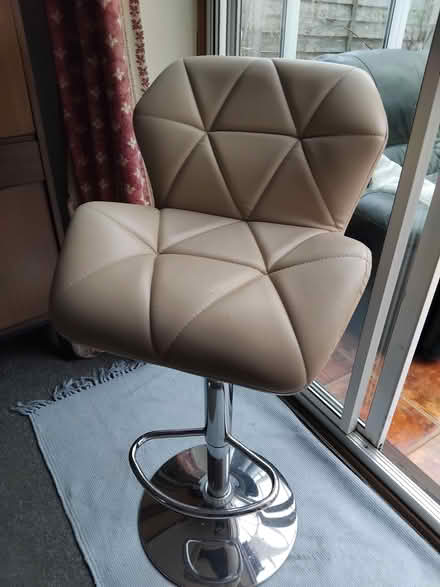 Photo of free Swivelling kitchen barstool (Ringwood BH24) #2