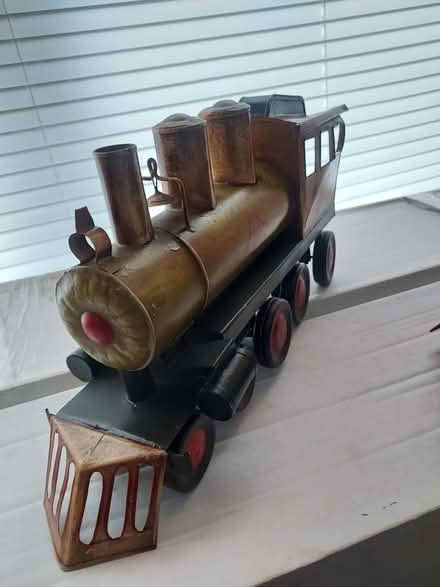 Photo of free tin train & caboose (little ferry) #2