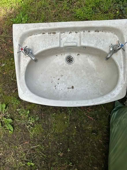 Photo of free White hand sink (Cramond EH4) #1
