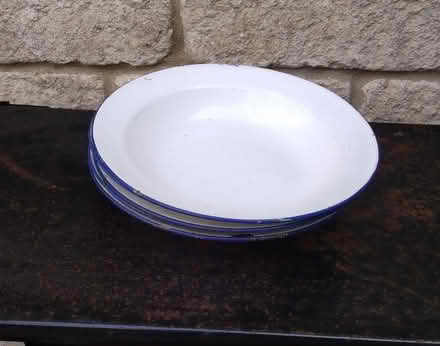 Photo of free 5 tin plates (Tetbury. GL88YT) #1