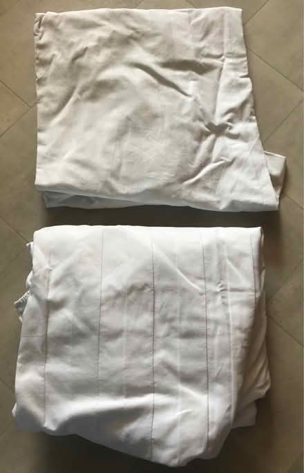 Photo of free 2 pairs fitted single bed sheets (Abbey Wood SE2) #1