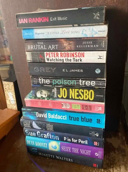 Photo of free Books (mostly thrillers) (CV6 - Courthouse Green) #4