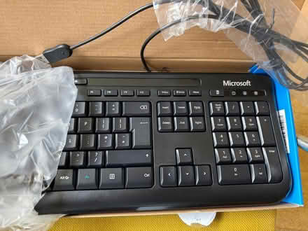 Photo of free Microsoft 600 wired keyboard (Wargrave RG10) #3