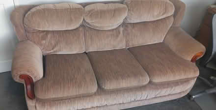 Photo of free 3 seater settee (Kilburn, Belper DE56) #1