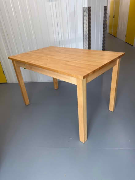 Photo of free Pine table in excellent condition (Chiswick W4) #1