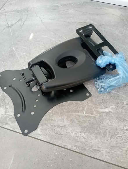 Photo of free Tv wall bracket (St Albans AL4) #1