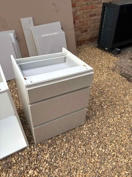 Photo of free Howdens Kirchen (Hurst RG10) #1