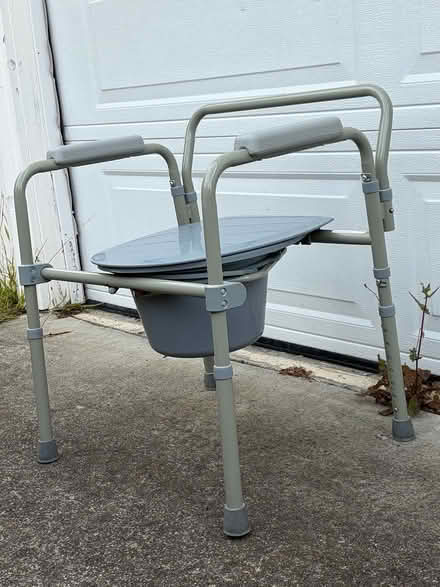 Photo of free Commode (North West Novato) #1