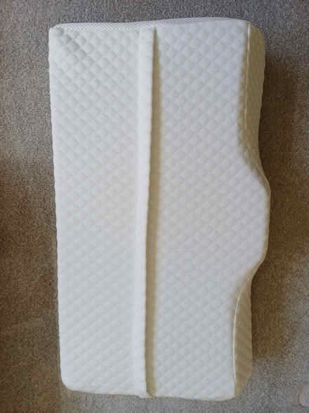 Photo of free Memory Foam Contour Pillow - White/Cream (Orgreave S13) #2