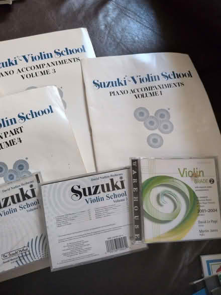 Photo of free Suzuki Violin books and CDs (St Albans AL4) #2