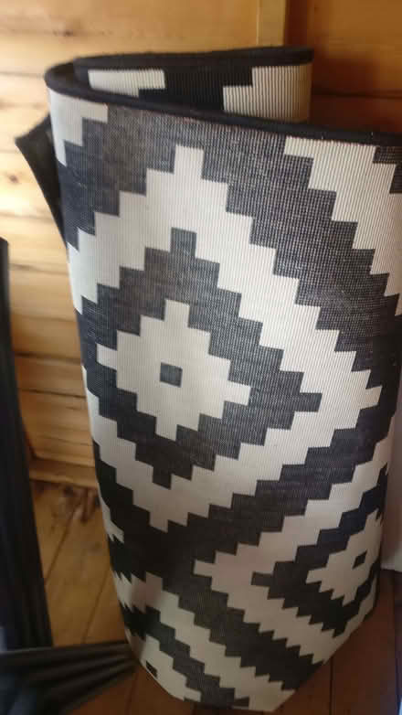 Photo of free Rug (Chingford E4) #1