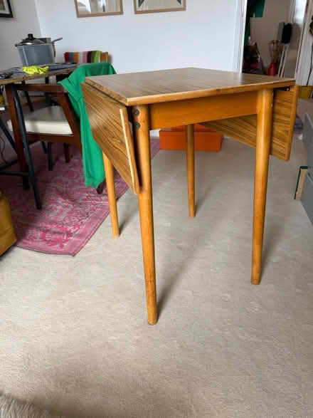 Photo of free Extendable kitchen table (Hackney E8) #2