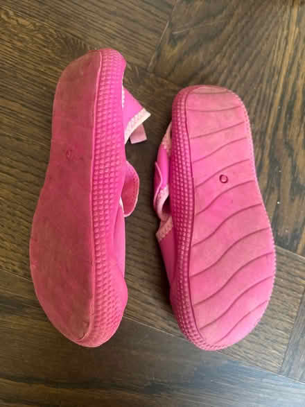 Photo of free Jelly / beach shoes (SE24) #2