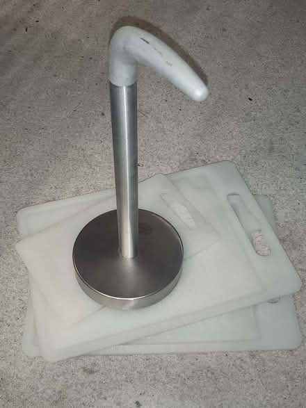 Photo of free Kitchen roll holder & chopping boards (Headington OX3) #1