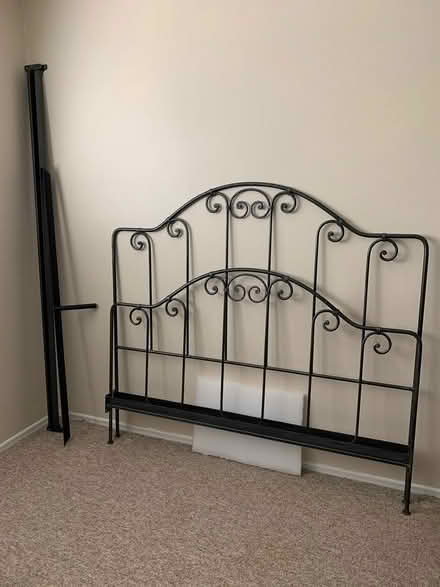 Photo of free Queen iron bed (San Anselmo near Andronico’s) #1
