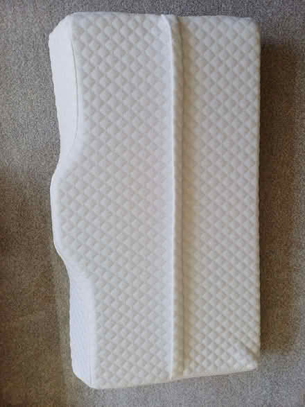 Photo of free Memory Foam Contour Pillow - White/Cream (Orgreave S13) #3